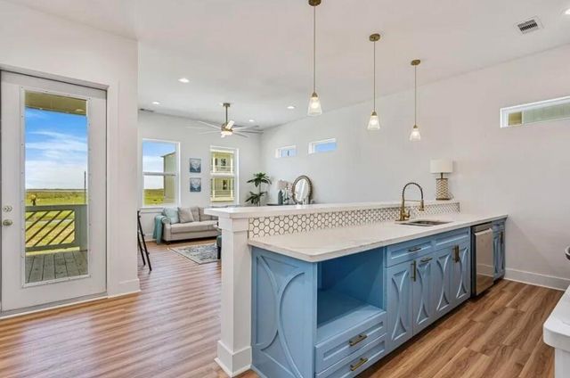 520 Annabelle Drive, Gilchrist, TX 77617