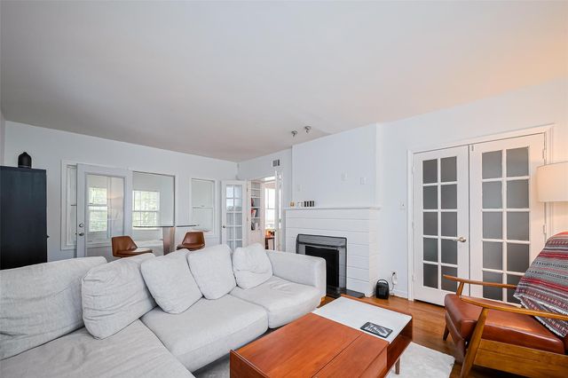 2163 University Boulevard, Houston, TX 77030