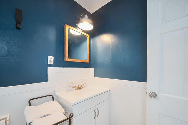 2163 University Boulevard, Houston, TX 77030