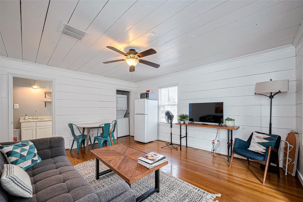 2163 University Boulevard, Houston, TX 77030