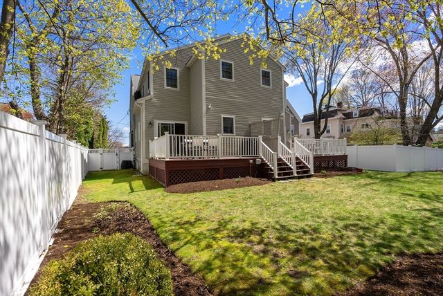 73 Oak Ave 1, Newton, MA 02465