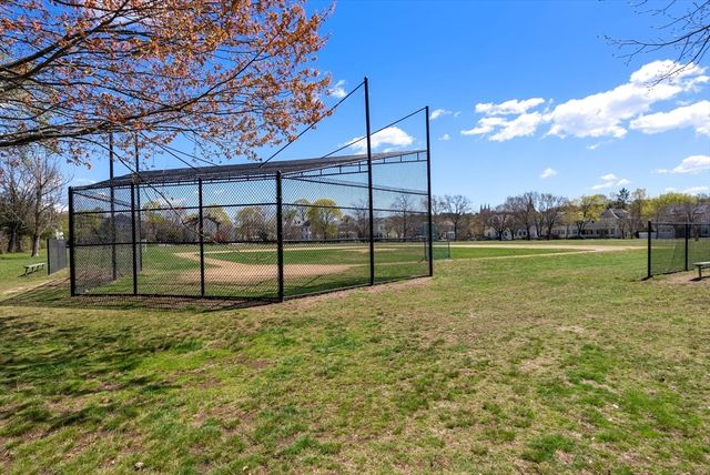 73 Oak Ave 1, Newton, MA 02465