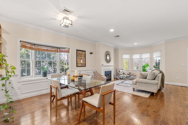 73 Oak Ave 1, Newton, MA 02465