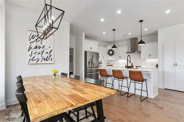 601 SW Meadowood Drive, Grain Valley, MO 64029