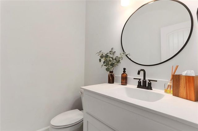 601 SW Meadowood Drive, Grain Valley, MO 64029