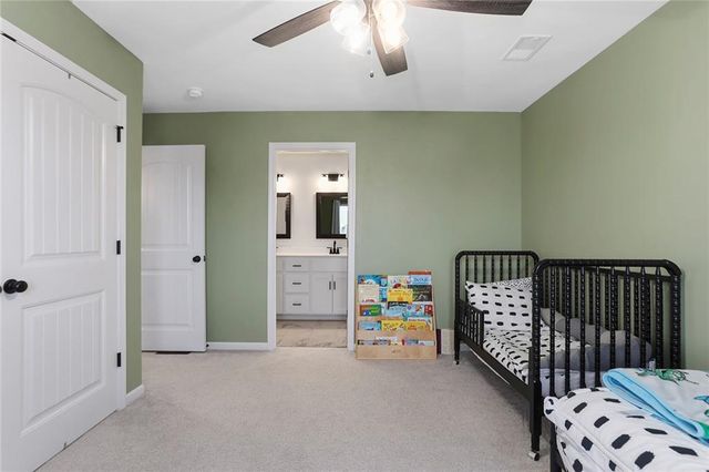 601 SW Meadowood Drive, Grain Valley, MO 64029