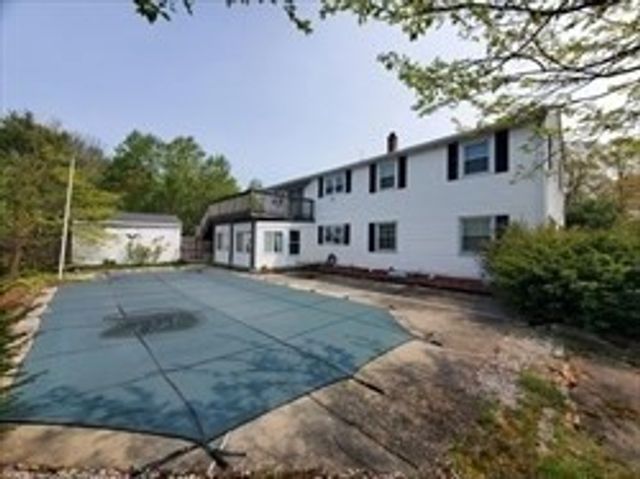 4 Annella Rd, Brockton, MA 02302