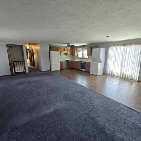 4 Annella Rd, Brockton, MA 02302