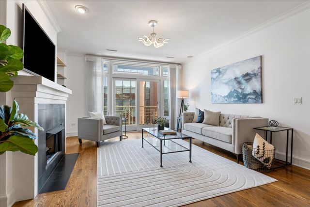 800 W Cornelia Avenue 407, Chicago, IL 60657