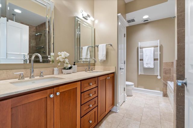 800 W Cornelia Avenue 407, Chicago, IL 60657