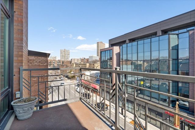 800 W Cornelia Avenue 407, Chicago, IL 60657