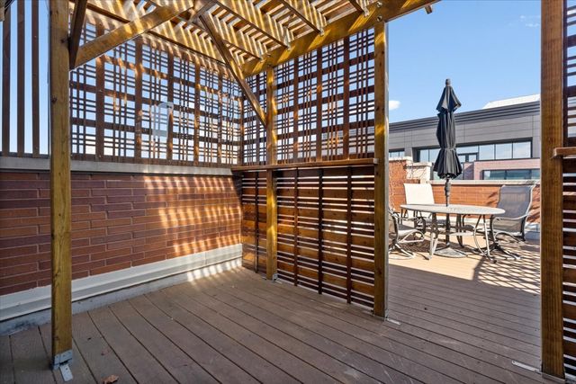 800 W Cornelia Avenue 407, Chicago, IL 60657