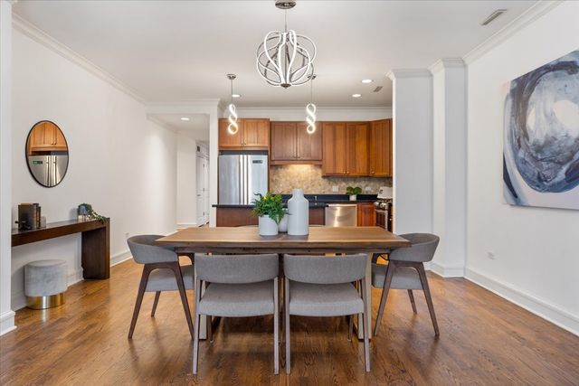 800 W Cornelia Avenue 407, Chicago, IL 60657