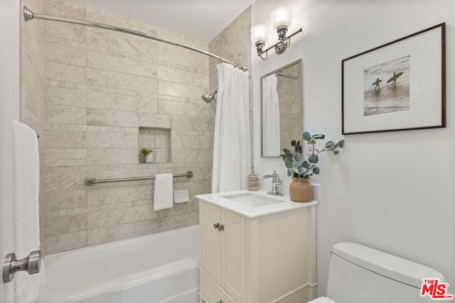 5430 W 76th Street, Los Angeles, CA 90045