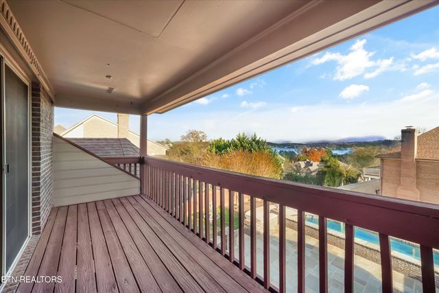 10247 Thimble Fields Drive, Knoxville, TN 37922