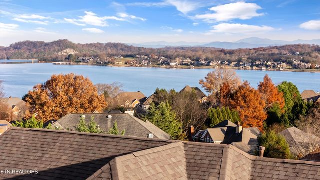 10247 Thimble Fields Drive, Knoxville, TN 37922