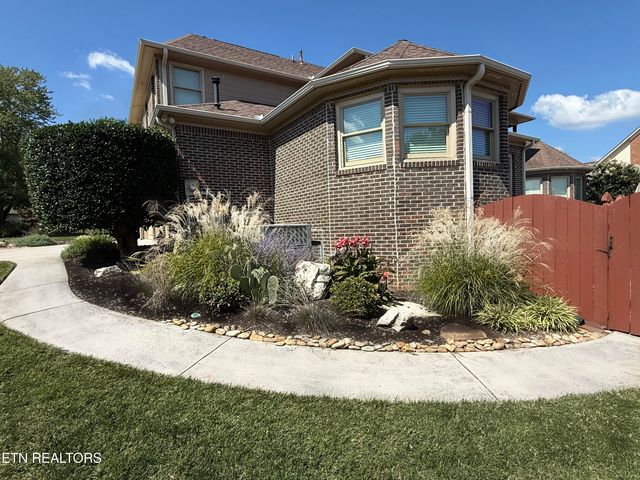 10247 Thimble Fields Drive, Knoxville, TN 37922