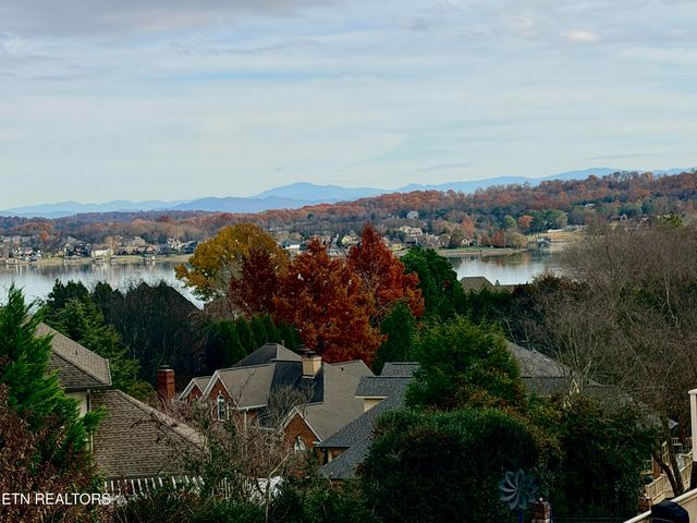 10247 Thimble Fields Drive, Knoxville, TN 37922