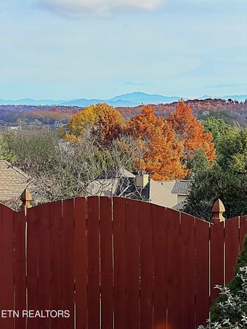 10247 Thimble Fields Drive, Knoxville, TN 37922