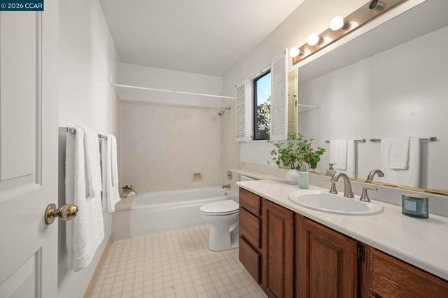 311 Pimlico Dr, Walnut Creek, CA 94597