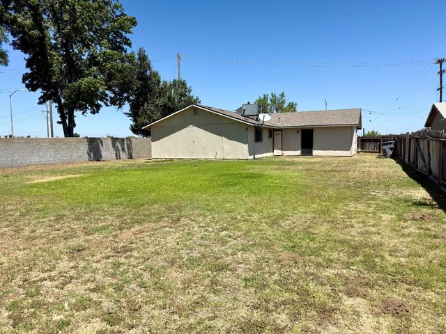 439 W Geary Street, Fresno, CA 93706
