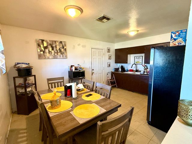 439 W Geary Street, Fresno, CA 93706