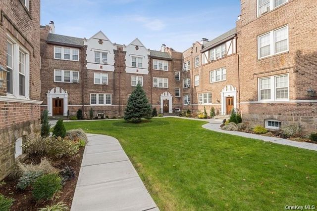 87 N Broadway 3L, White Plains, NY 10603