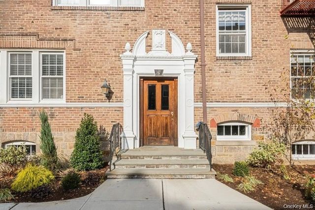 87 N Broadway 3L, White Plains, NY 10603