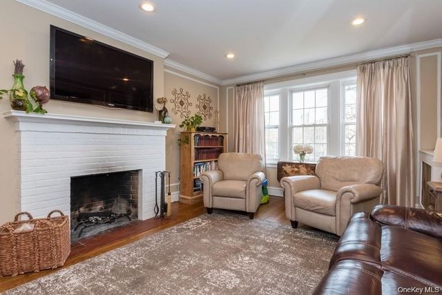87 N Broadway 3L, White Plains, NY 10603