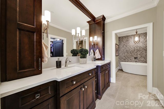 400 N Church Street 516, Charlotte, NC 28202