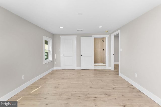 30 ORANGEWOOD DR, Levittown, PA 19057