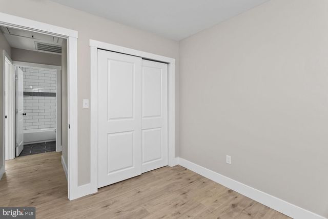 30 ORANGEWOOD DR, Levittown, PA 19057
