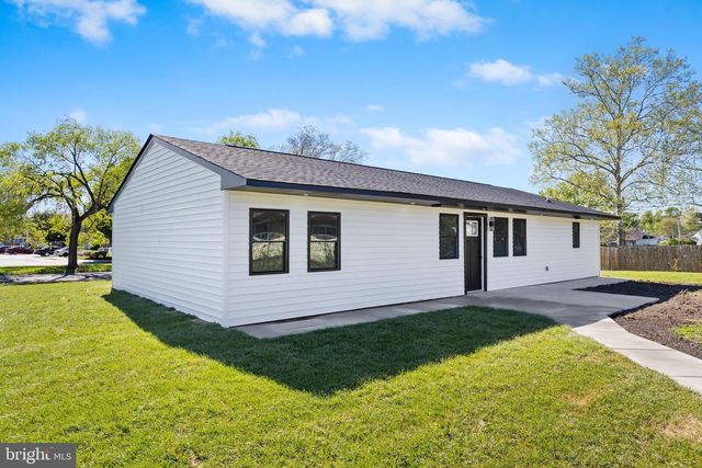 30 ORANGEWOOD DR, Levittown, PA 19057