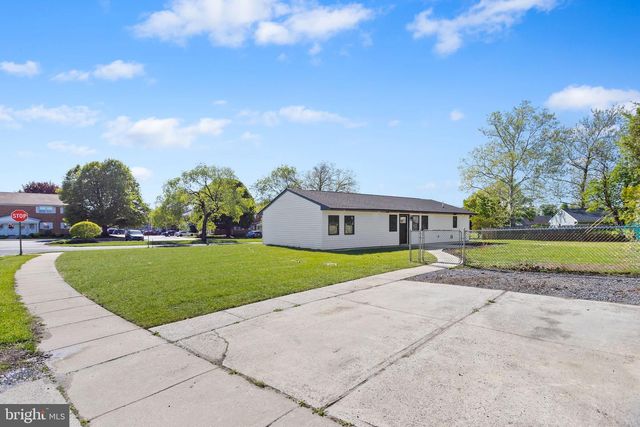 30 ORANGEWOOD DR, Levittown, PA 19057