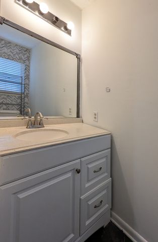798 Summer Hill Ln, La Vergne, TN 37086