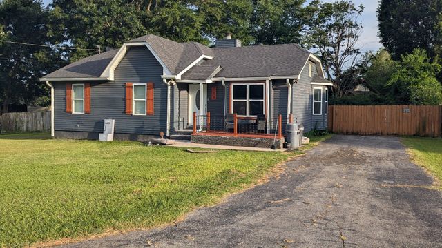 798 Summer Hill Ln, La Vergne, TN 37086