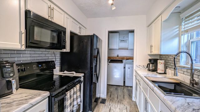 798 Summer Hill Ln, La Vergne, TN 37086