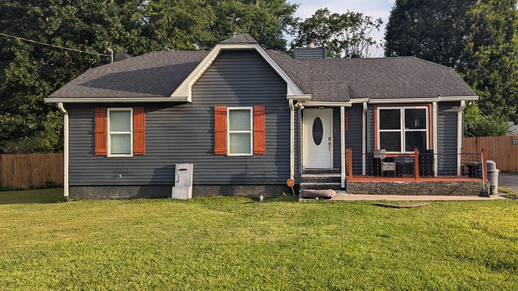798 Summer Hill Ln, La Vergne, TN 37086