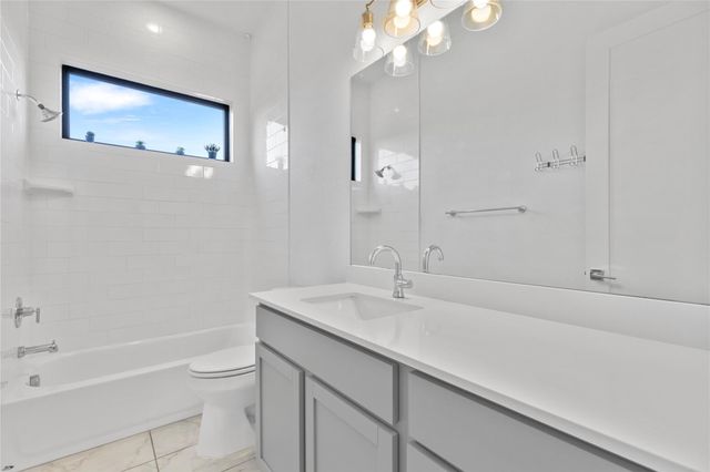 2050 Lohmans Spur RD 1302, Lakeway, TX 78734