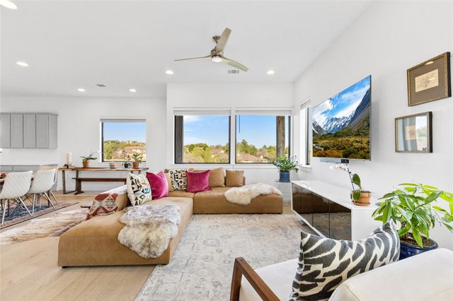 2050 Lohmans Spur RD 1302, Lakeway, TX 78734