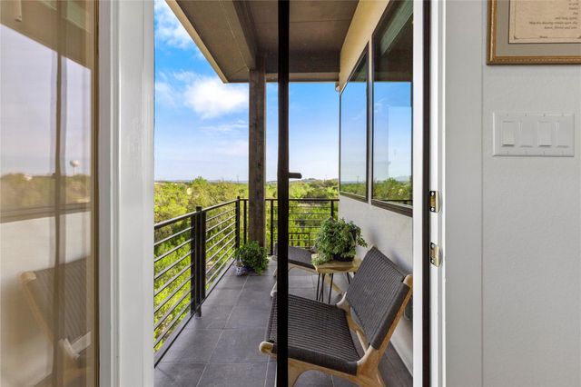 2050 Lohmans Spur RD 1302, Lakeway, TX 78734