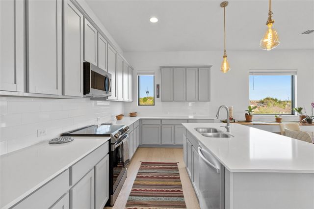 2050 Lohmans Spur RD 1302, Lakeway, TX 78734