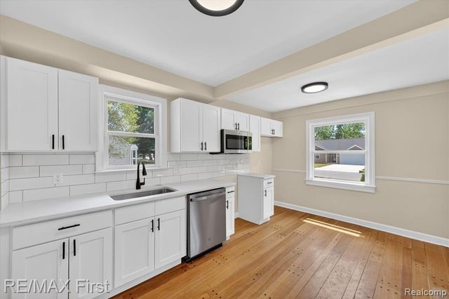 25028 Midland, Redford, MI 48239