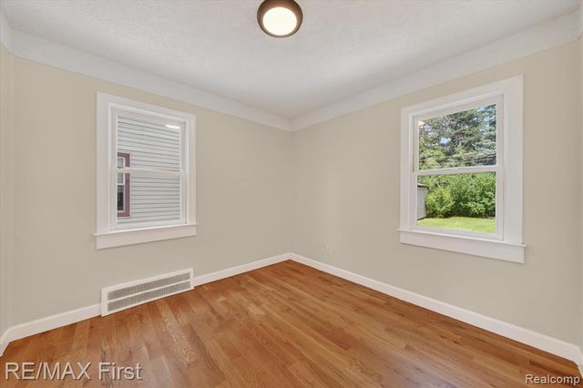 25028 Midland, Redford, MI 48239
