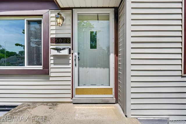25028 Midland, Redford, MI 48239
