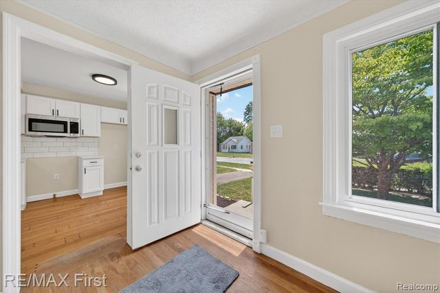 25028 Midland, Redford, MI 48239