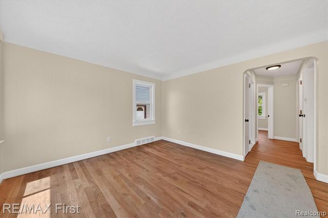 25028 Midland, Redford, MI 48239