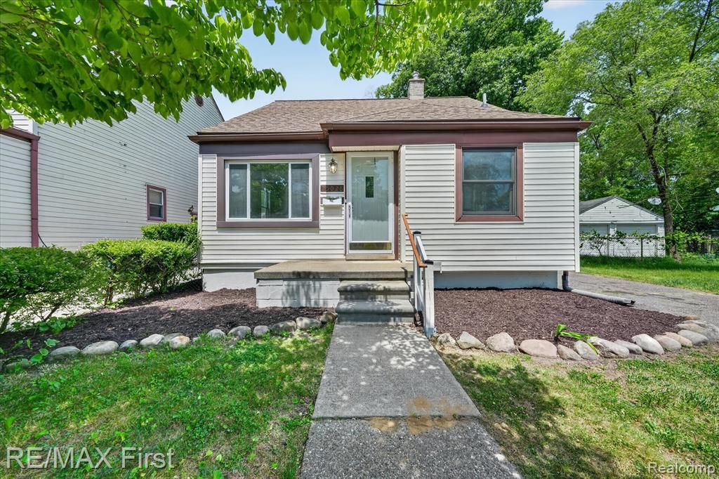 25028 Midland, Redford, MI 48239