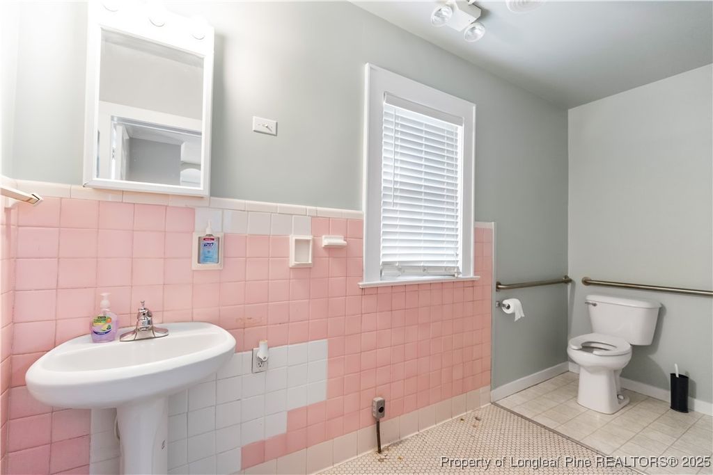 201 S Orange Avenue, Dunn, NC 28334 — photo 14