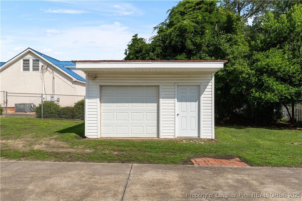 201 S Orange Avenue, Dunn, NC 28334 — photo 24
